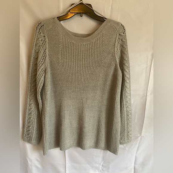 Sweater size large - Picture 1 of 5